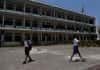 Камбоджа закрывает школы по всей стране из-за проблем с COVID-19
