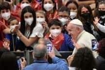 Paus in 'tektonische' opschudding van Vaticaanse bureaucratie