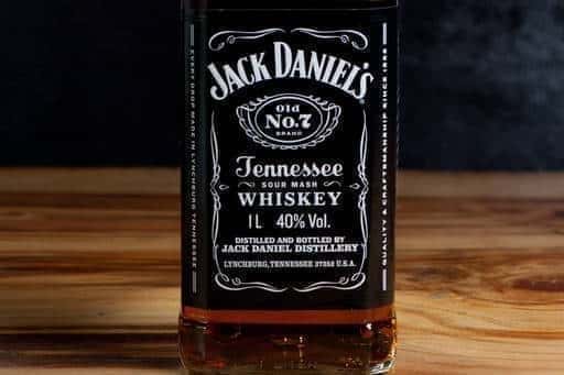 Majiteľ Jack Daniels tiež pozastavuje činnosť v Rusku
