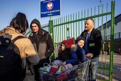 В Европе действуют двойные стандарты приема беженцев, считает экс-директор УВКБ ООН
