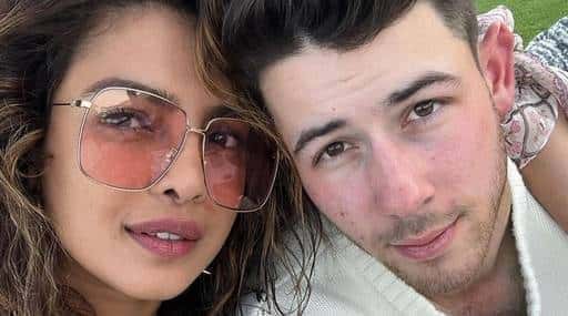 India - Oslavy Holi 2022 nových rodičov Priyanka Chopra a Nick Jonas
