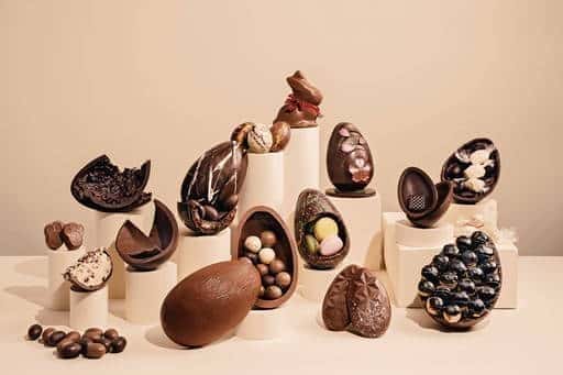 Malý výpredaj čokoládových vajíčok označuje veľkonočný suvenír v roku 2022
