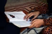 Афганские девочки возвращаются в школу после отмены талибов запрета