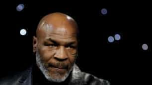 Mike Tyson Hollywood'da neredeyse vuruluyordu