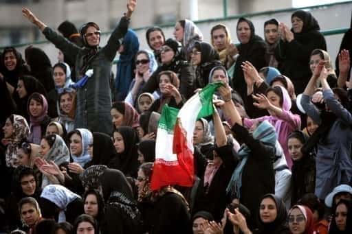 Skyllspel efter att Iranska kvinnor pepparsprayat i VM-kvalet