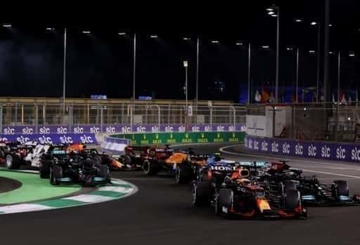 Formel 1 för att stanna i Saudiarabien