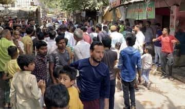Zbúrané obchody v indickom hlavnom meste po komunálnych násilnostiach