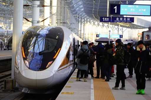 В Пекине заработал крупнейший в Азии пассажирский железнодорожный узел