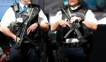 Подросток арестован по обвинению в терроризме при попытке сесть на рейс в Великобритании