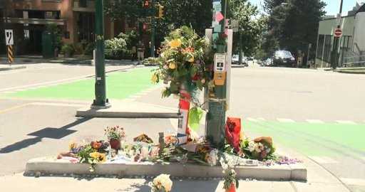 Kanada - V centre Vancouveru vyrástol pamätník zabitému cyklistovi