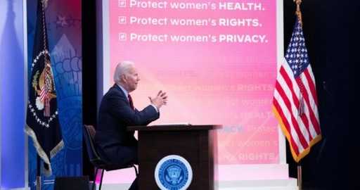 Joe Biden predice que los estados intentarán arrestar a las mujeres que viajan para abortar