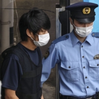 Japonska – Osumljenec streljanja na Abeja je poskušal narediti tudi bombo