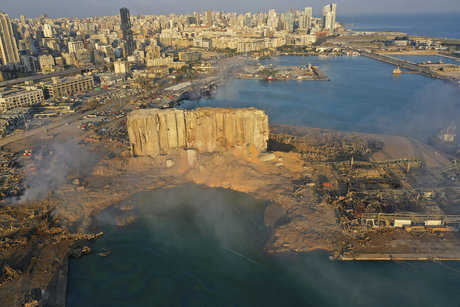 Líbano - Los incendios en los silos de Beirut despiertan el recuerdo de la explosión mortal en el puerto