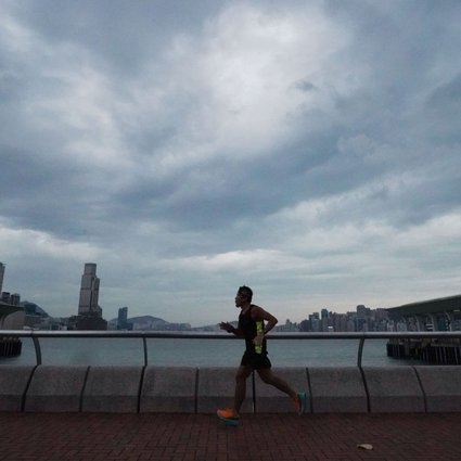 Waarschuwingssignaal voor tyfoon nr. 1 in Hong Kong kan donderdag na 14.00 uur worden verlaagd