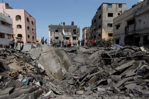 Izraelska letala drugi dan napadov napadajo Gazo