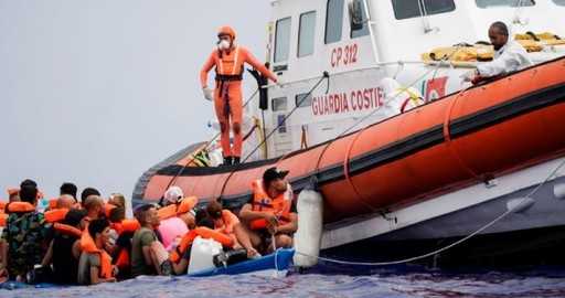 Decine i dispersi dopo che la Grecia ha salvato 29 migranti da un'imbarcazione capovolta