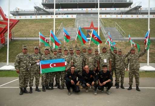 Azerbeidzjaanse militairen bereikten de halve finale van de Tank Biathlon-competitie