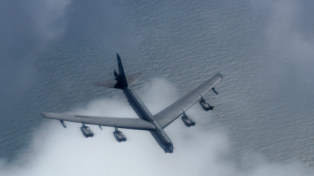 Amerikanska B-52H Stratofortress bombplan kommer att flyga över Balkan