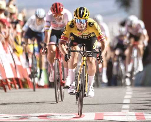 Roglic lidera Vuelta após vitória na etapa 4