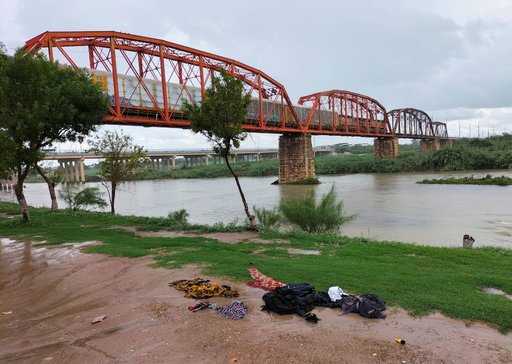 9 migrantów utonęło w wezbranej rzece Teksas w desperackiej próbie wejścia do USA