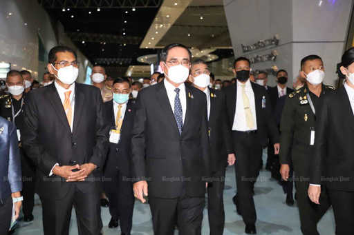 Giappone - Il mandato di Prayut al PM fino al 2025?