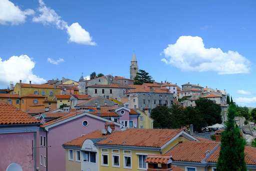Croácia - mais de 30.000 edifícios ilegais na Ístria, Labin Mayor anuncia medidas