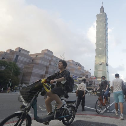Тайвань обирає «поетапне» відкриття для материкового Китаю та Гонконгу