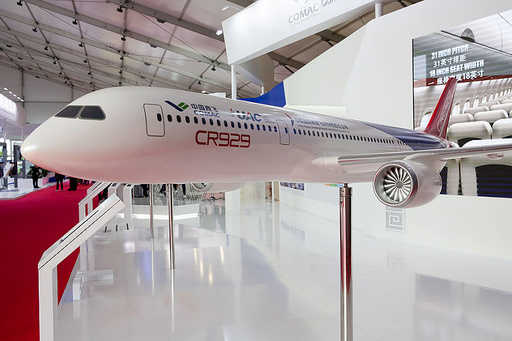 Bijna 900 miljoen roebel is gepland om volgend jaar te worden toegewezen voor de creatie van het Russisch-Chinese CR929-vliegtuig
