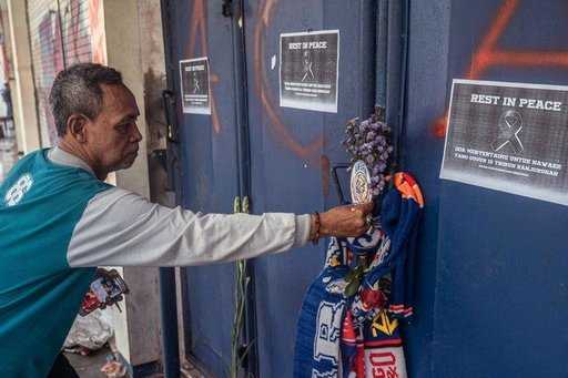 Sale a 131 il bilancio delle vittime del disastro nello stadio in Indonesia