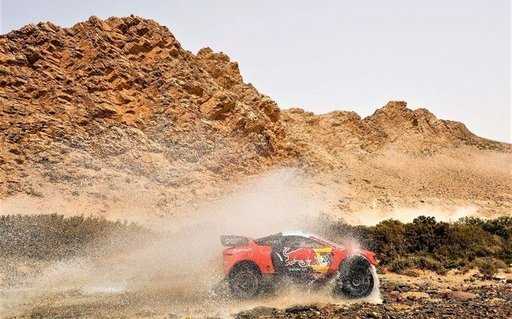 Sebastien Loeb ottiene la vittoria di tappa fondamentale per guidare il rally in Marocco