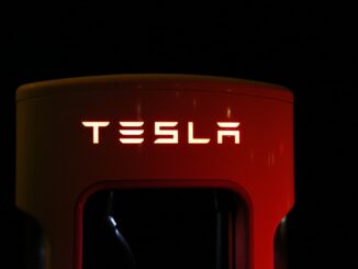 Tesla отчита рекордни приходи