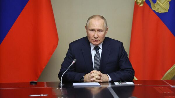 Rusland zal niet toestaan ​​dat iemand zijn helden kleineert - Poetin