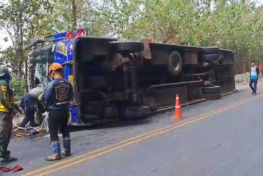 Tayland - Engebeli yolda otobüsün bariyerlere çarpması sonucu keşiş öldü