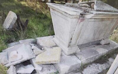 İsrail - İki genç, Kudüs'teki Hıristiyan mezarlığına zarar vermekle suçlanacak