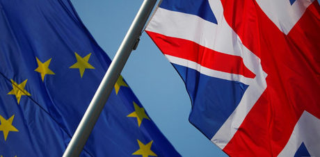 Le Royaume-Uni rejette la « morosité » économique et envisage le Brexit