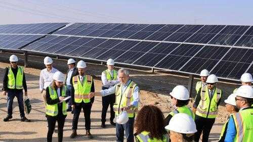 EAU : Une centrale solaire majeure sera opérationnelle avant le sommet de la COP28