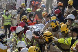 Overlevenden van aardbevingen in Turkije worden een week later nog steeds gered