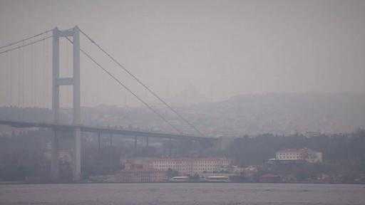 Turkije - ‘Luchtvervuiling hoog in gebieden met verkeersopstoppingen in Istanbul’