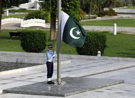 Pakistanda terrorçu-kamikadzenin hücumu nəticəsində 23 hərbçi həlak olub