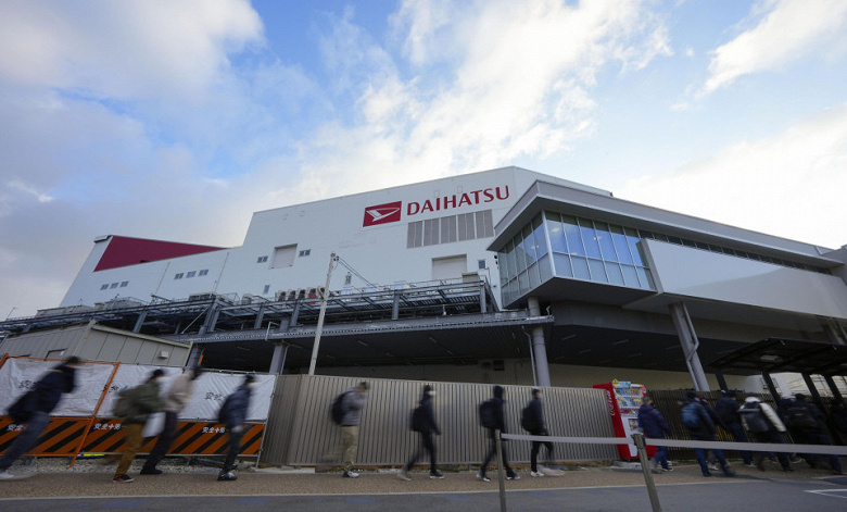 Daihatsu begann nach anderthalb Monaten Inaktivität aufgrund eines Skandals mit Crashtests mit der Wiederaufnahme der Automobilproduktion