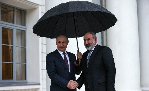Paschinjan wurde auf Putins „Verhaftung“ angesprochen: „Ich glaube nicht, dass er meinen Rat braucht“