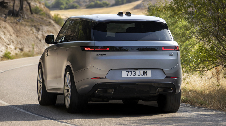 Il sentimento degli acquirenti è cambiato: Jaguar Land Rover progetta meno veicoli elettrici e più ibridi