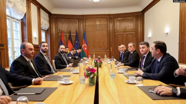 Вірменія та Азербайджан домовилися у Берліні продовжити переговори про мирну угоду