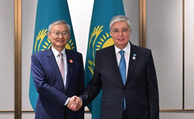 Kazakistan Cumhurbaşkanı Hainan'da ŞİÖ Genel Sekreteri ile görüştü