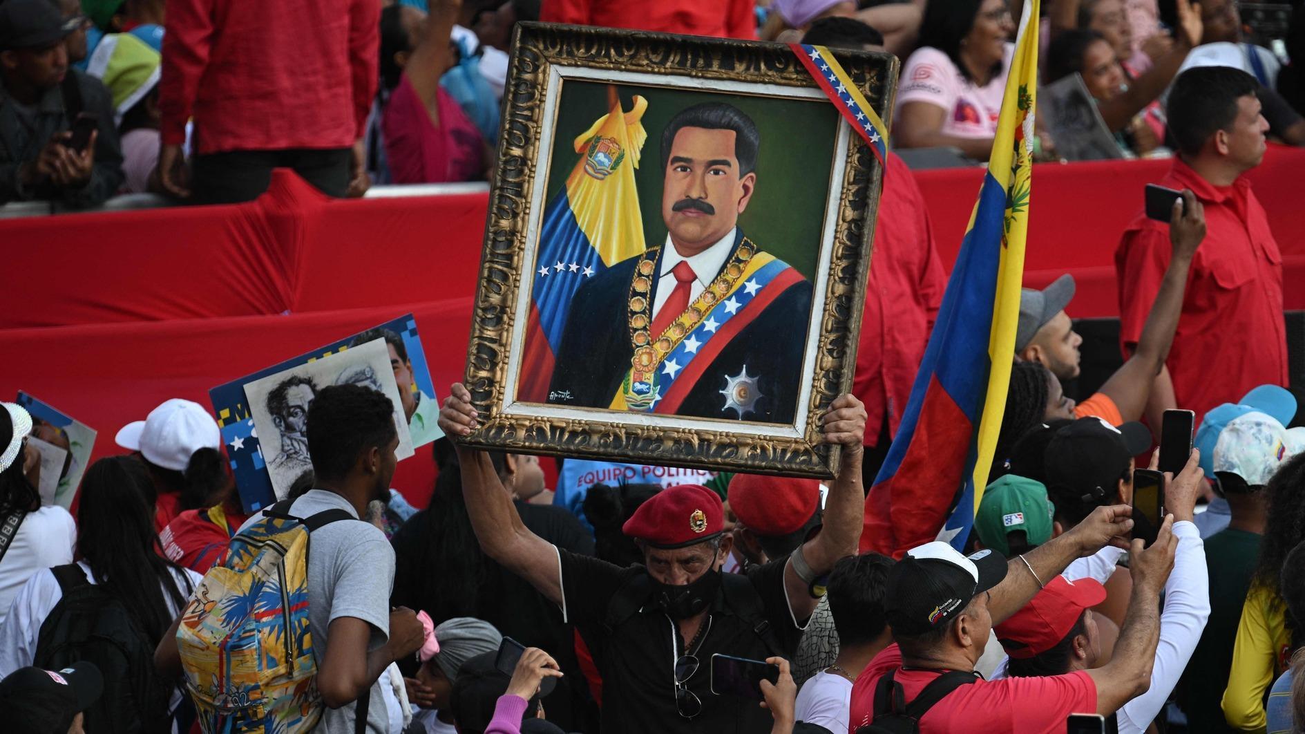 Venezuelas Maduro anmäler valkandidatur, oppositionskoalitionen blockerad